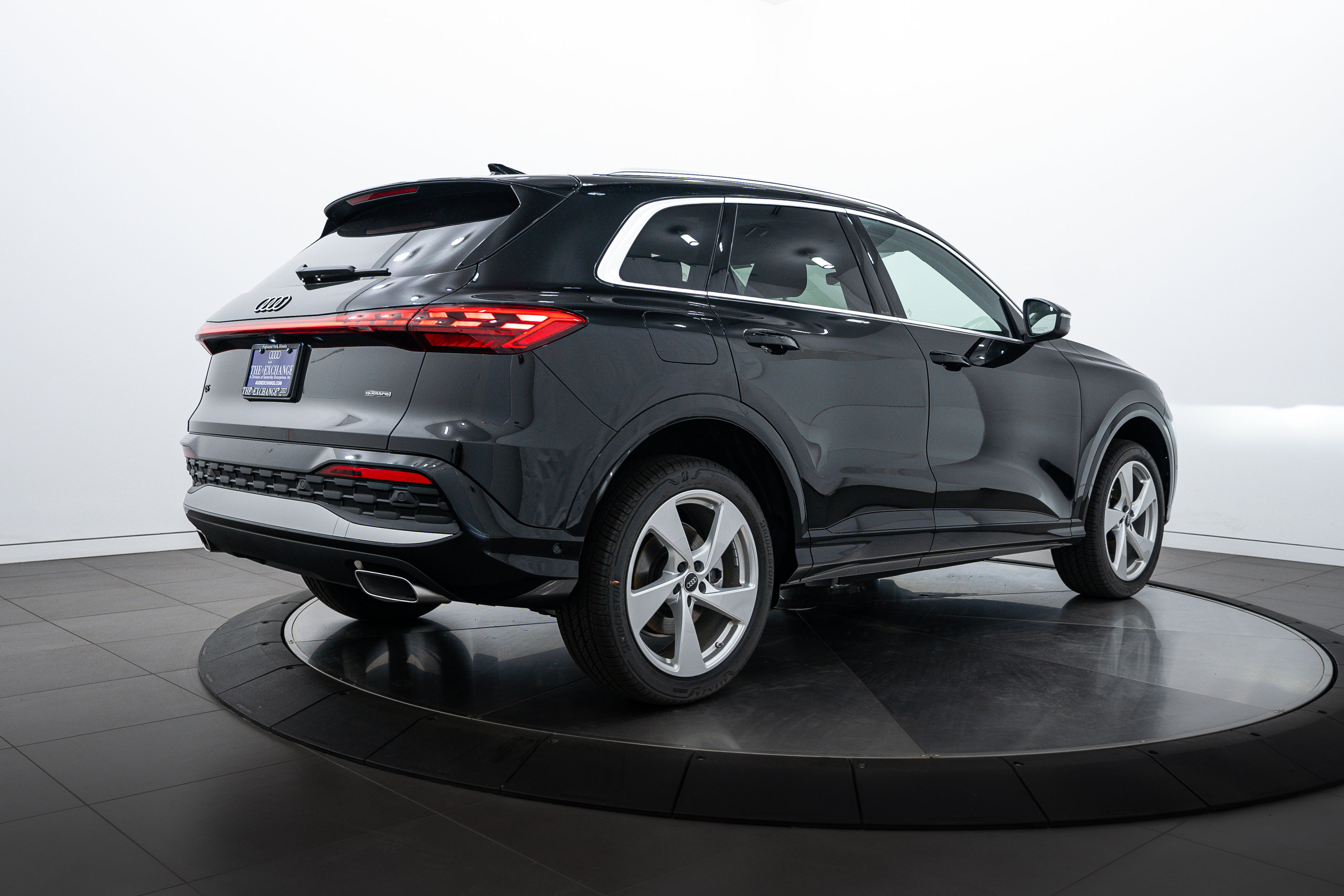 2025 Audi Q5 Premium Plus photo 4