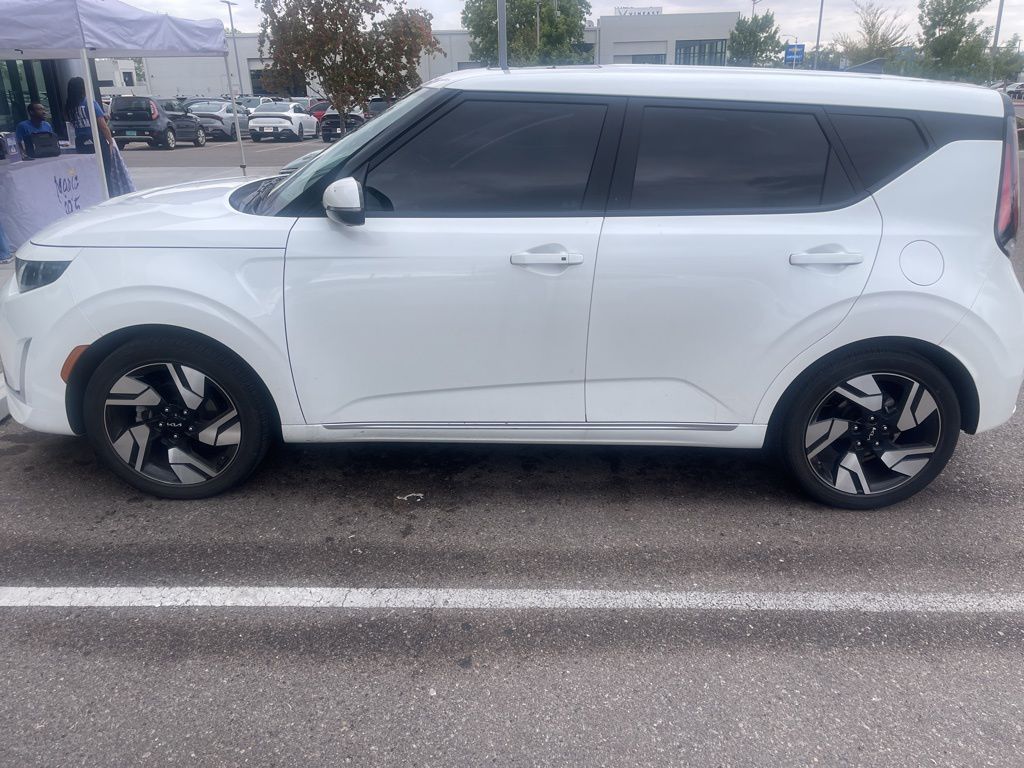 2023 Kia Soul GT-Line photo 4