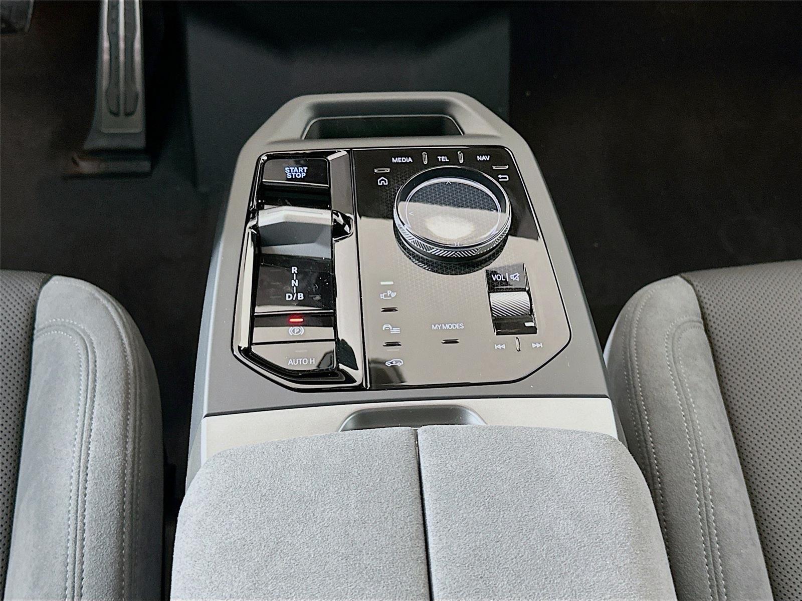 2026 Bmw iX photo 16