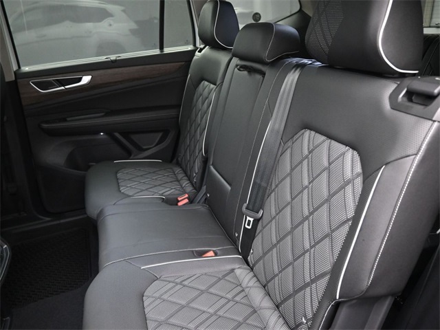 2025 Volkswagen Atlas SEL Premium R-Line photo 13