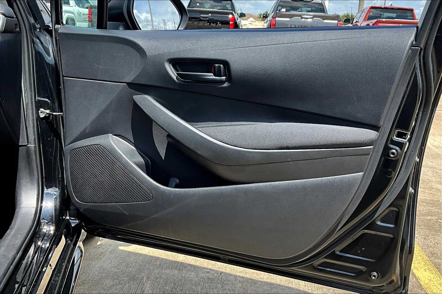 2022 Toyota Corolla LE photo 43