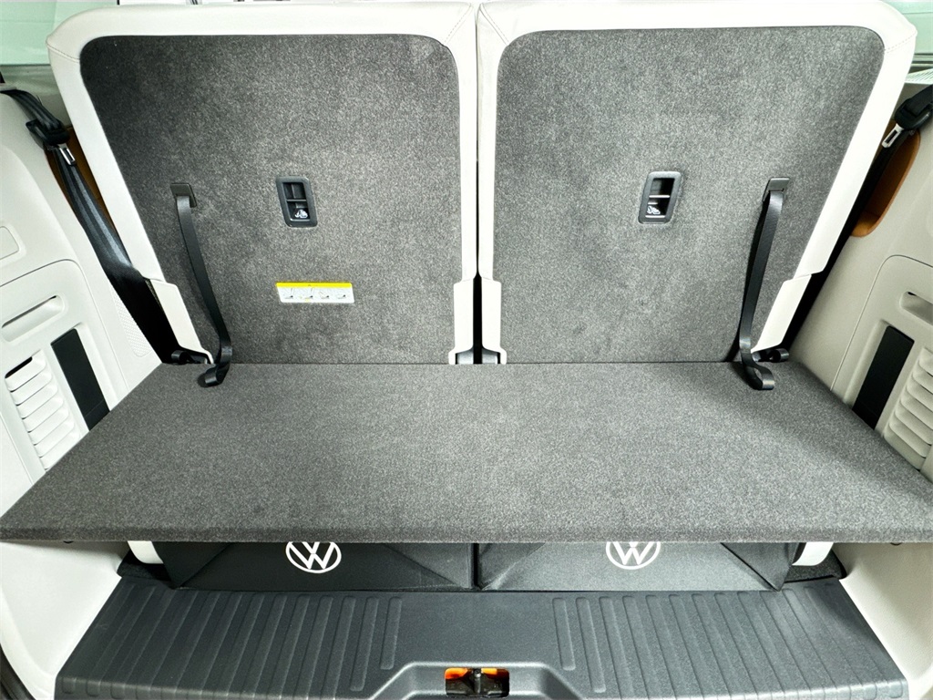 2025 Volkswagen ID. Buzz Pro Plus photo 21