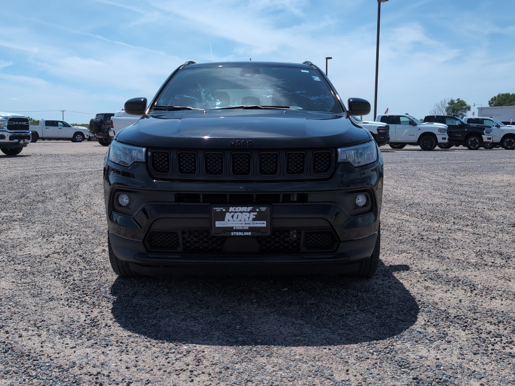 2023 Jeep Compass Altitude photo 2