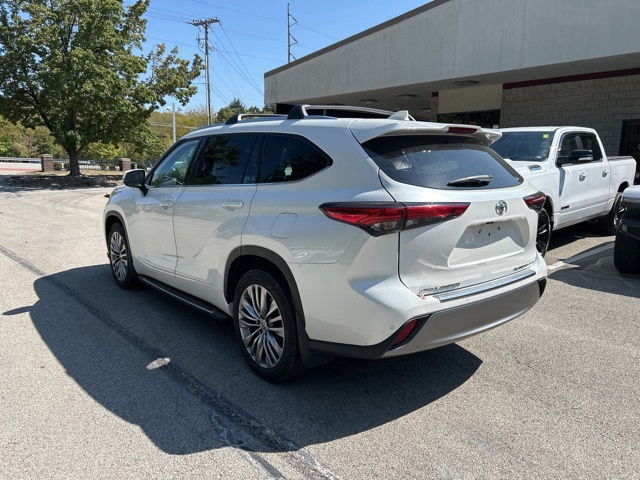 2020 Toyota Highlander Platinum photo 2