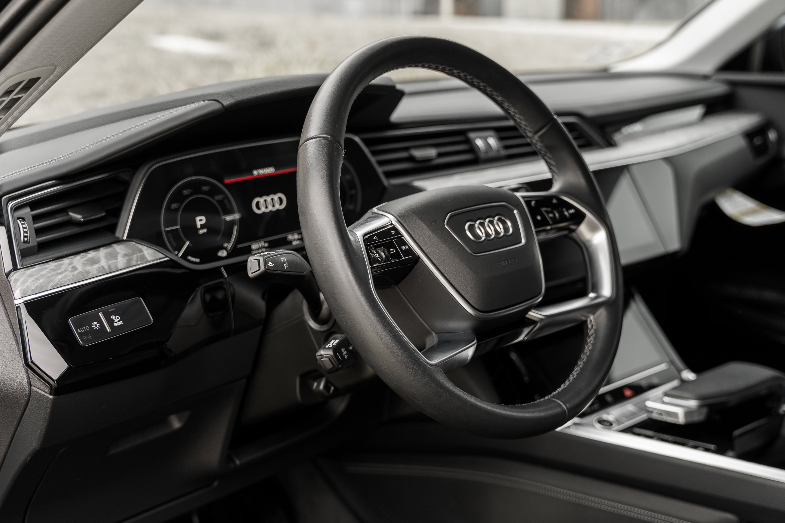 2024 Audi Q8 E-tron Prestige photo 9