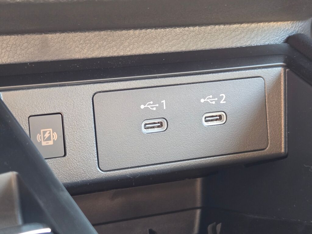 2025 Nissan Kicks SV photo 21