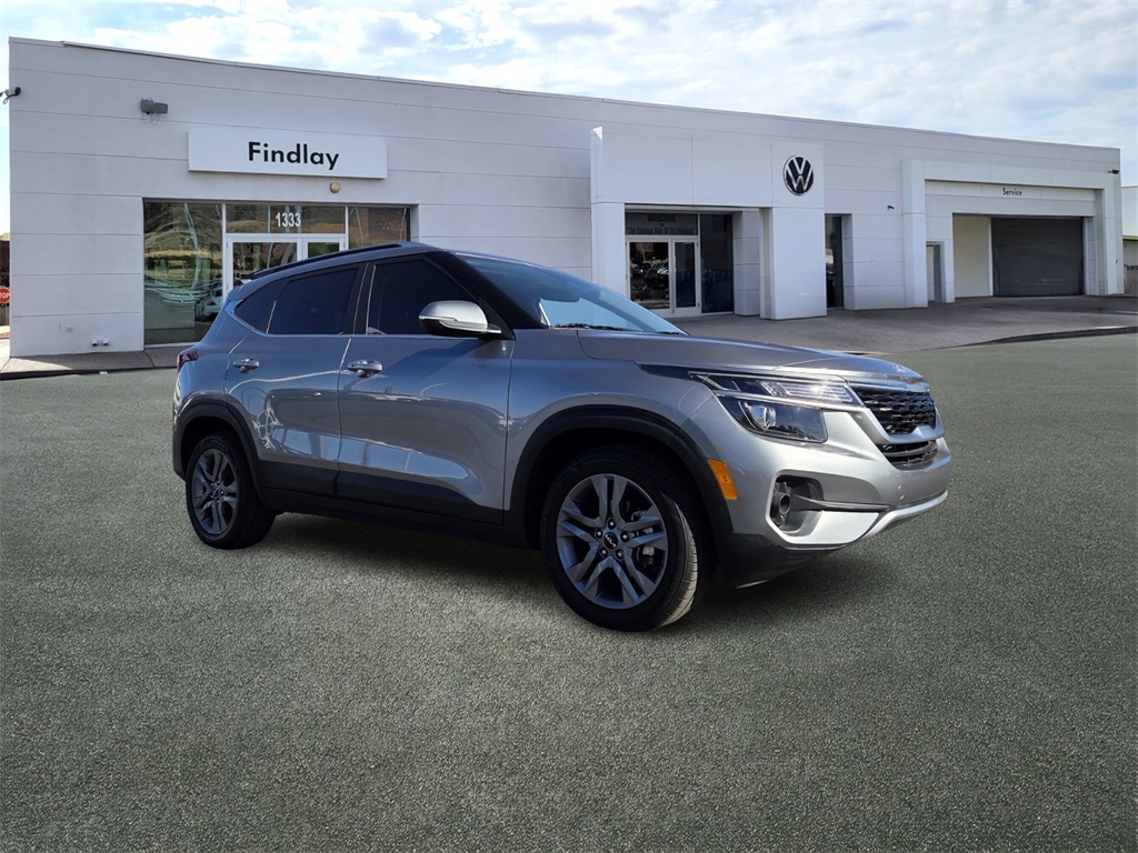 2022 Kia Seltos S photo 2