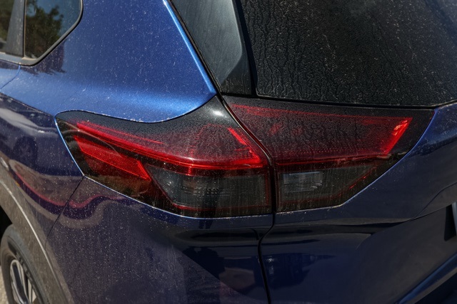 2023 Nissan Rogue SV photo 5