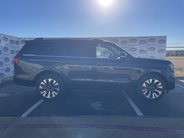 2025 Ford Expedition Platinum's photo