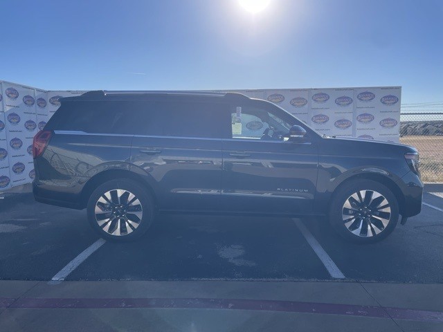 2025 Ford Expedition Platinum's photo
