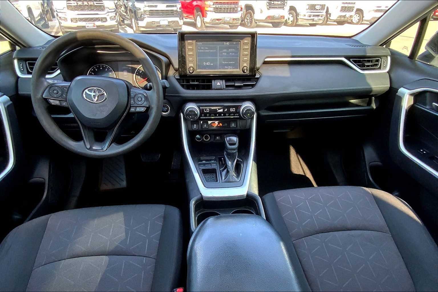 2019 Toyota RAV4 XLE photo 13