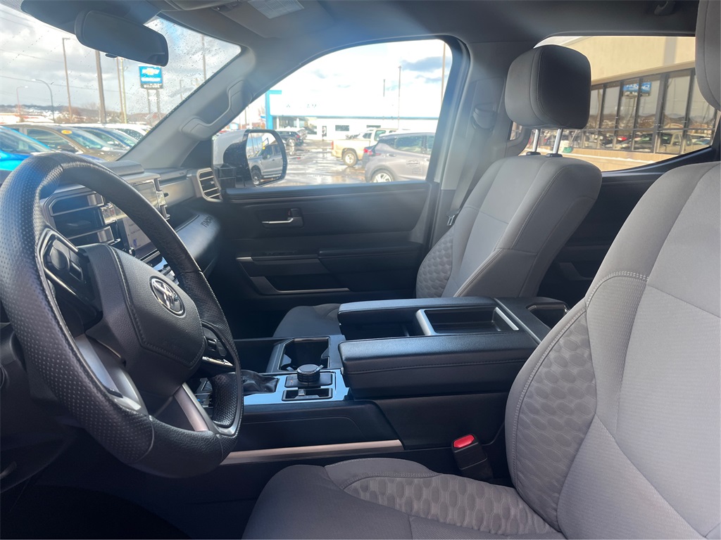 2022 Toyota Tundra SR5 photo 2