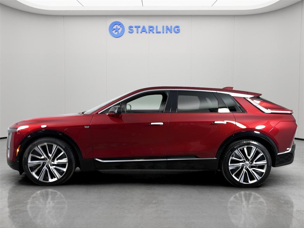 2024 Cadillac Lyriq Luxury photo 3