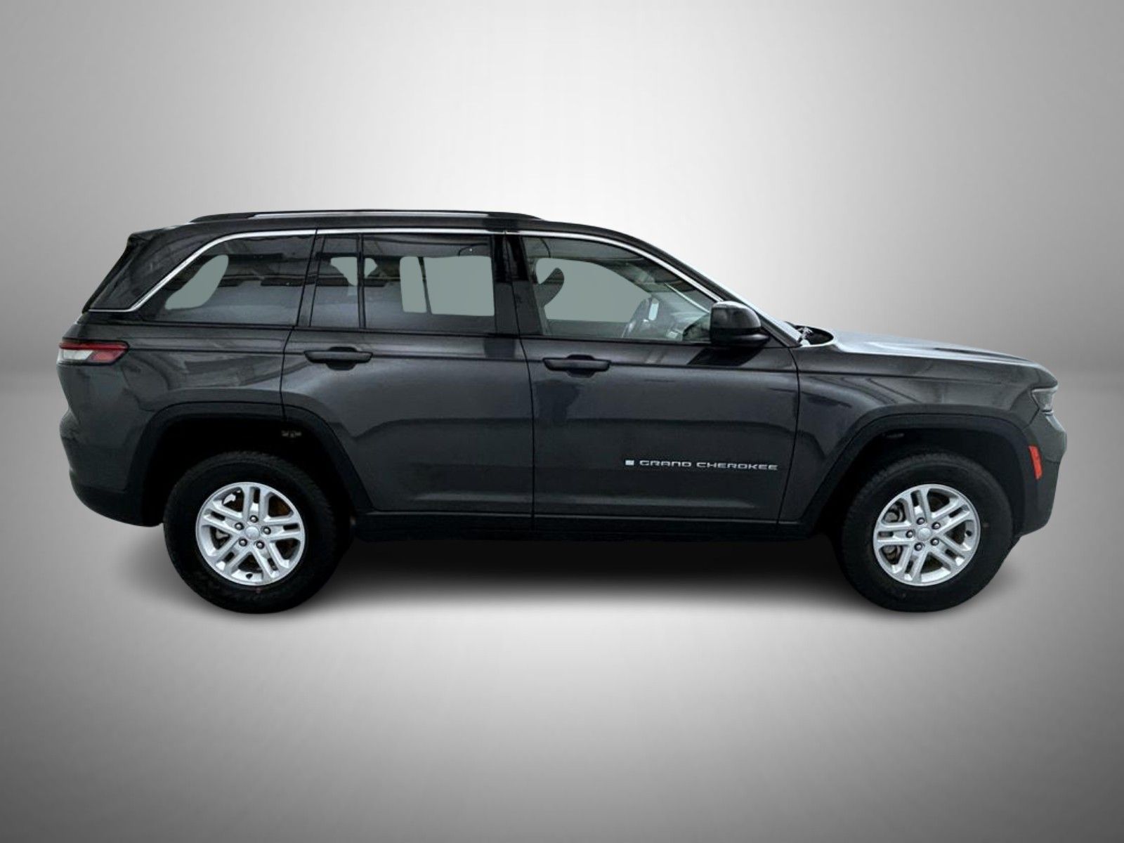 2023 Jeep Grand Cherokee Laredo photo 4
