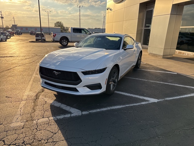 2025 Ford Mustang EcoBoost photo 2
