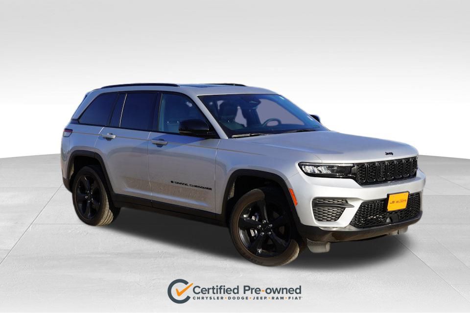 2024 Jeep Grand Cherokee Altitude's photo