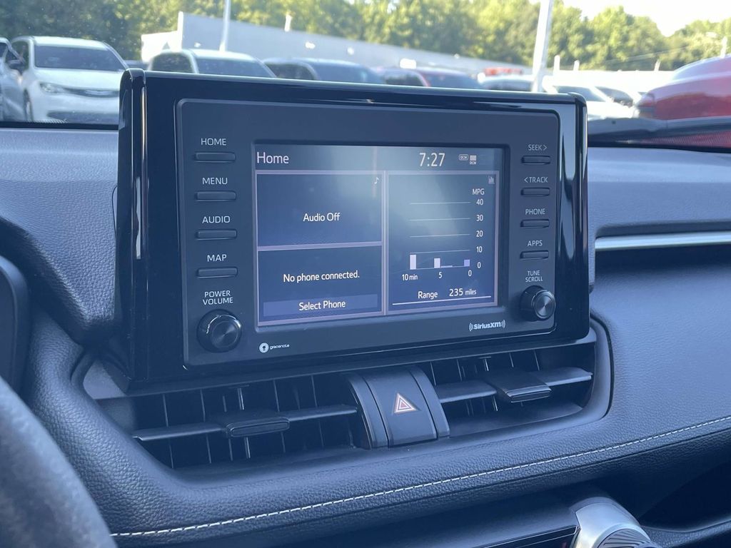 2020 Toyota RAV4 XLE photo 36