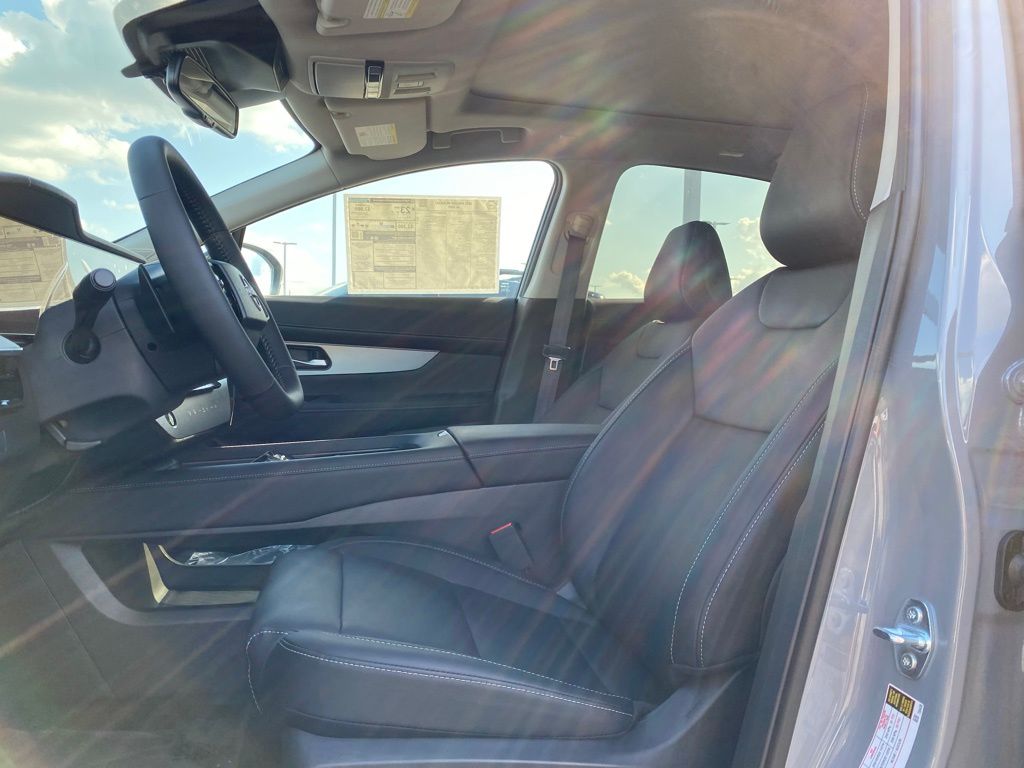 2025 Nissan Murano SL photo 11