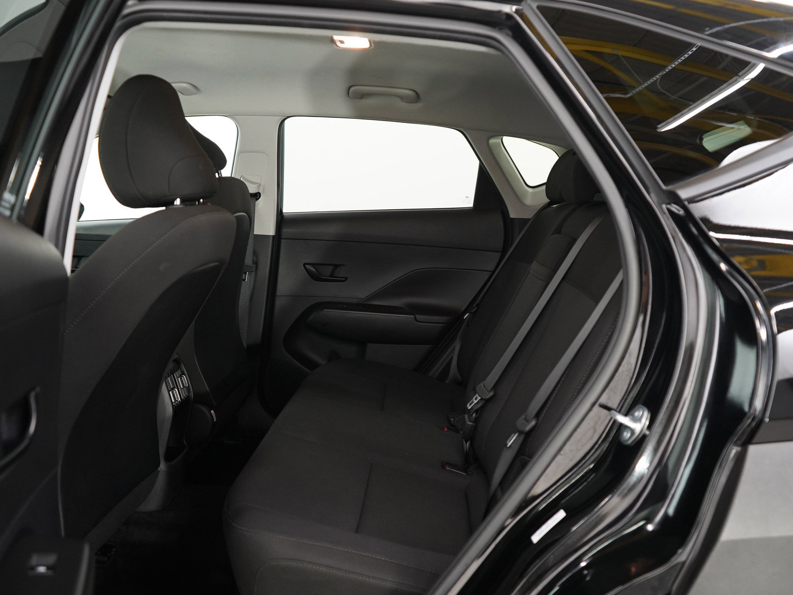 2025 Hyundai Kona SEL photo 16