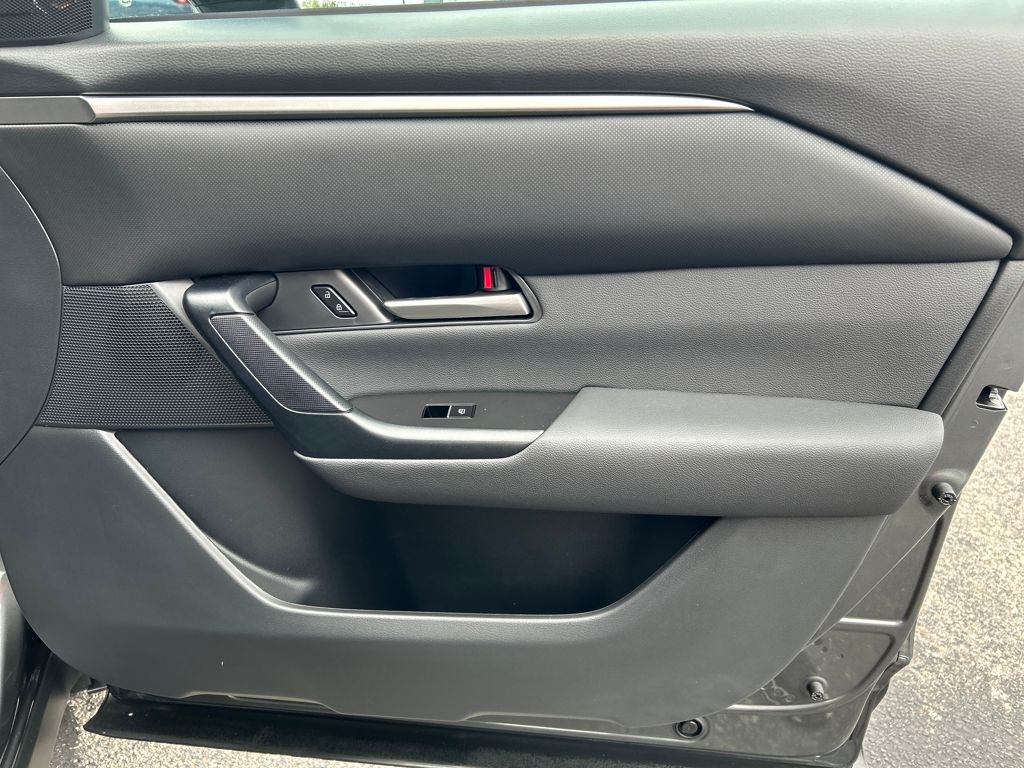 2025 Mazda CX-50 2.5 Select photo 23