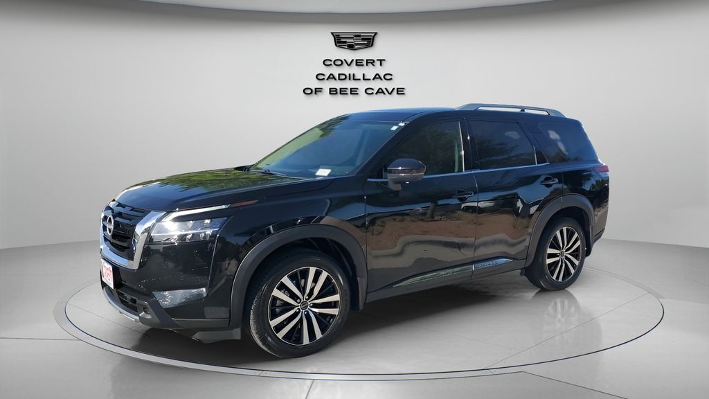 2023 Nissan Pathfinder Platinum photo 2