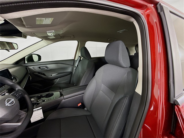 2025 Nissan Rogue S photo 2