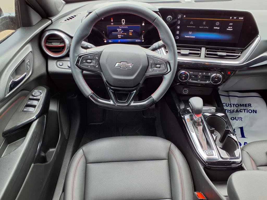 2025 Chevrolet Trax photo 3