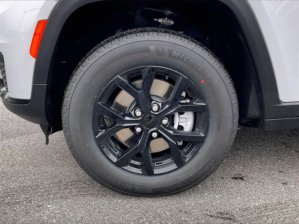 2025 Jeep Grand Cherokee Altitude X photo 3