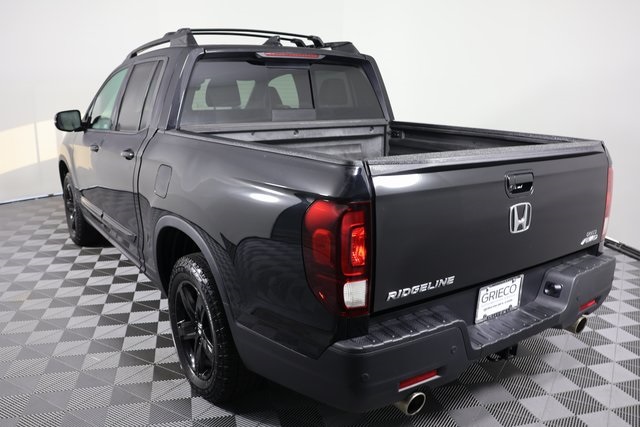 2023 Honda Ridgeline Black Edition photo 2