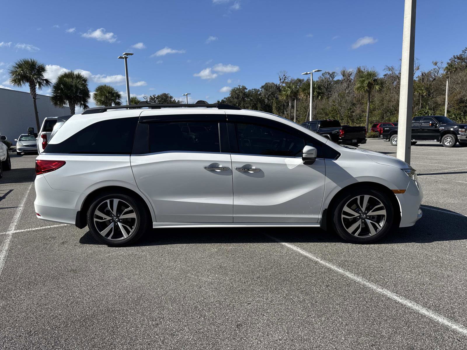 2023 Honda Odyssey Touring's photo