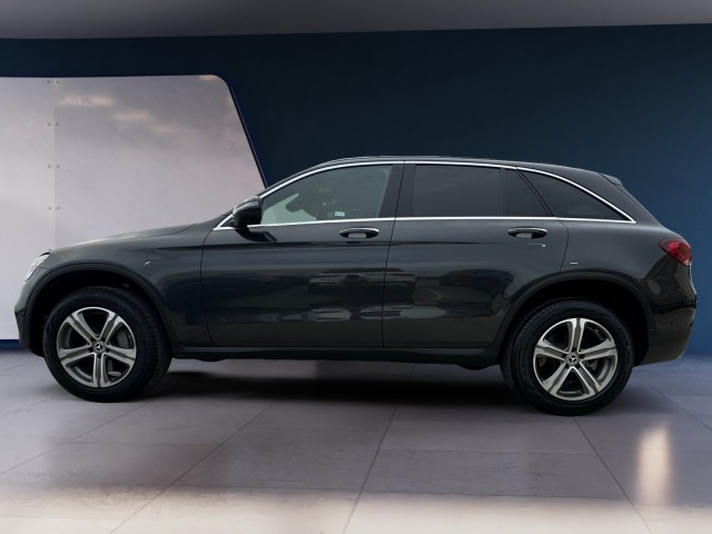 2022 Mercedes Benz GLC 300 photo 2
