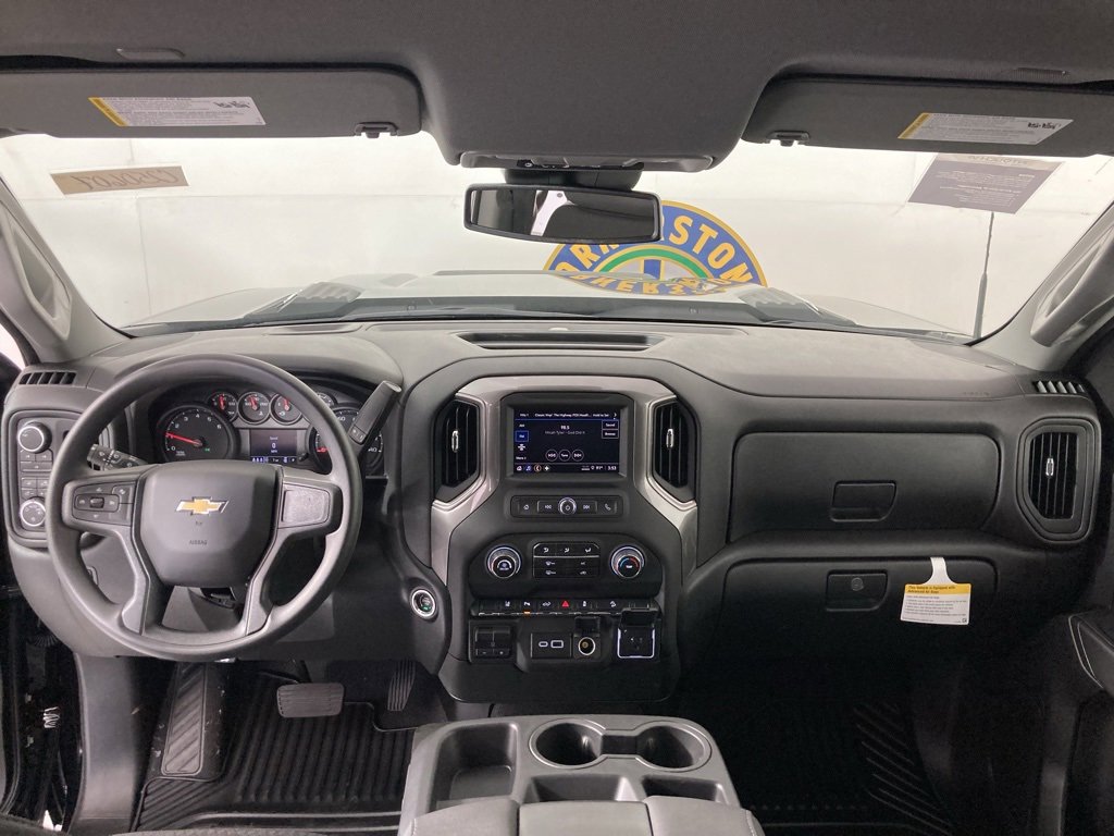 2025 Chevrolet Silverado 2500HD Custom photo 6