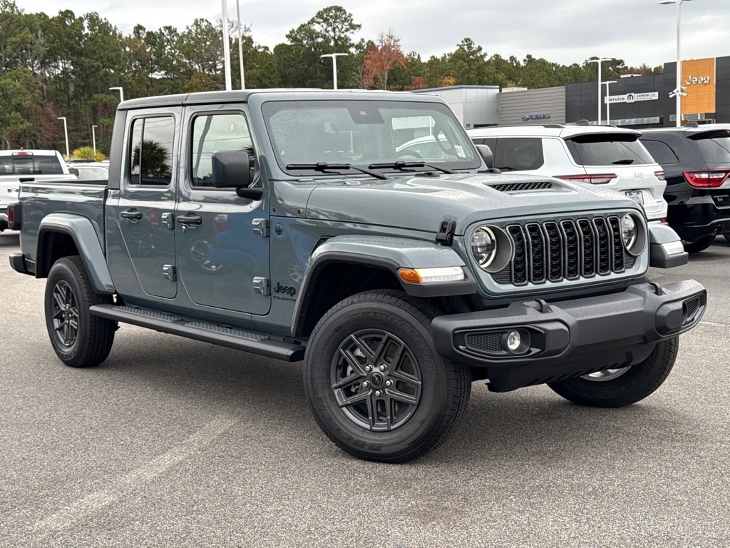 2025 Jeep Gladiator Sport S's photo