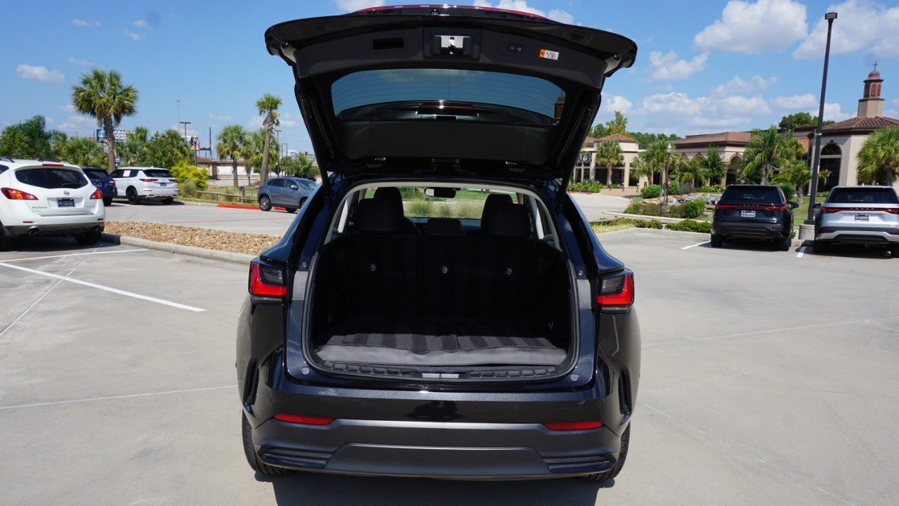 2025 Lexus NX Premium photo 35