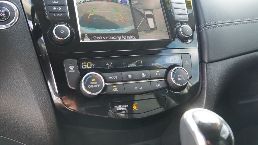 2018 Nissan Rogue SL photo 36