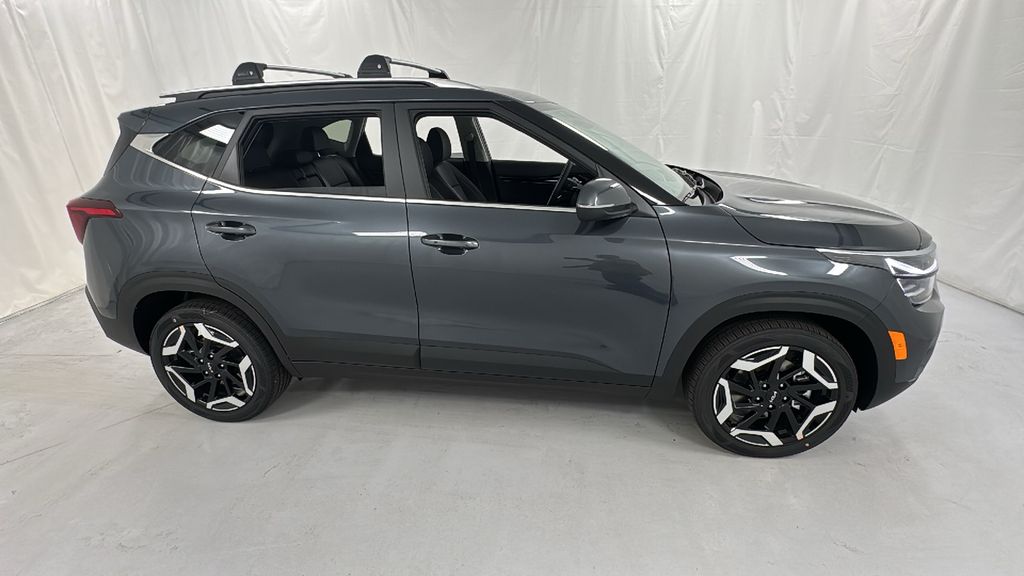 2026 Kia Seltos SX photo 2