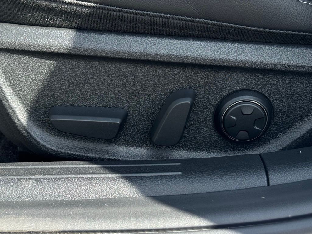 2026 Genesis G70 2.5T Prestige photo 25