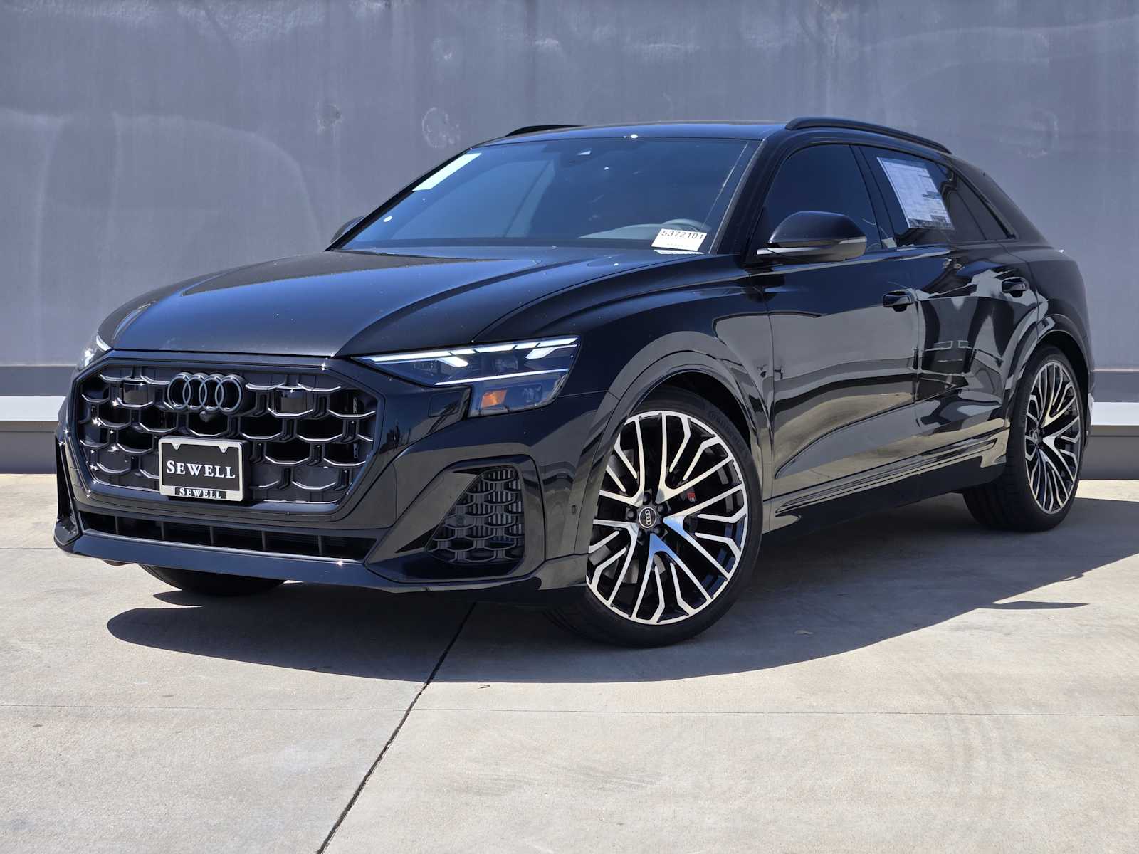 2025 Audi SQ8 Premium Plus