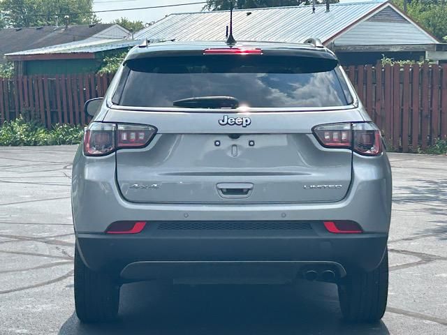 2022 Jeep Compass Limited photo 10