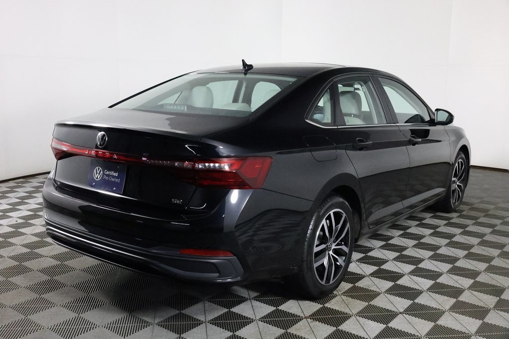 2025 Volkswagen Jetta 1.5T SE photo 3