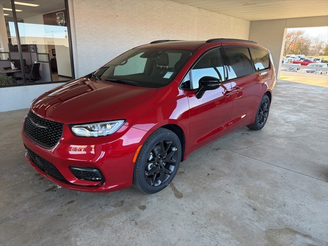 2026 Chrysler Pacifica Limited photo 2