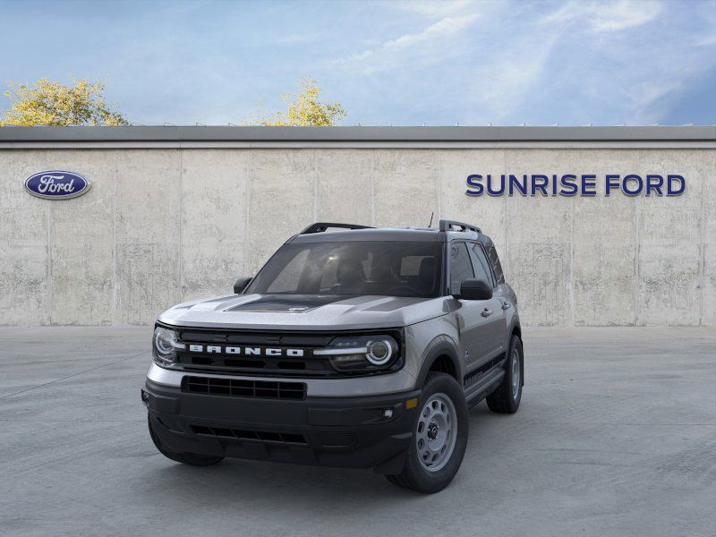 2024 Ford Bronco Sport Outer Banks photo 2