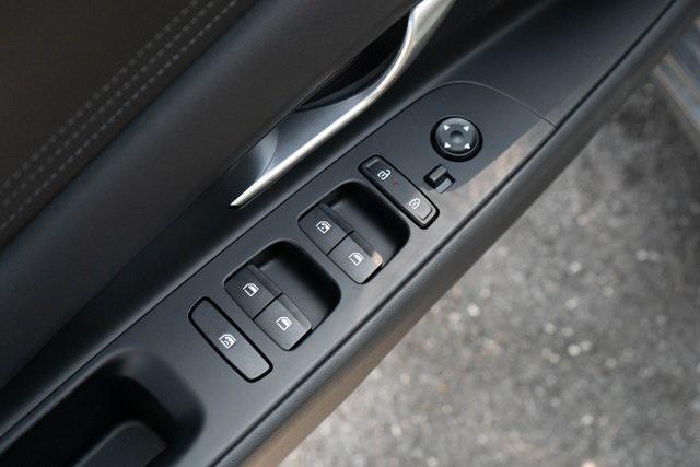 2025 Hyundai Elantra Limited photo 11