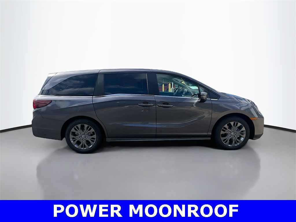 2026 Honda Odyssey Touring photo 3