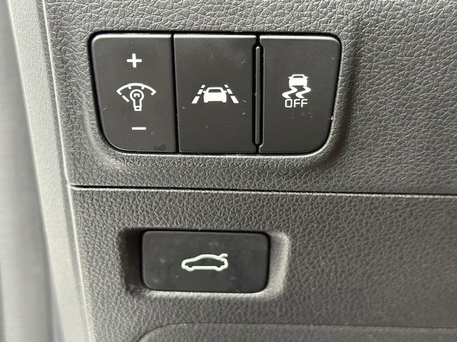 2023 Kia K5 LXS photo 31