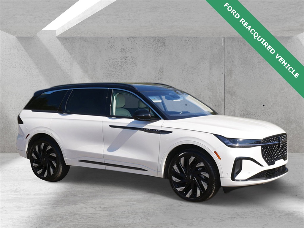 2024 Lincoln Nautilus Black Label's photo