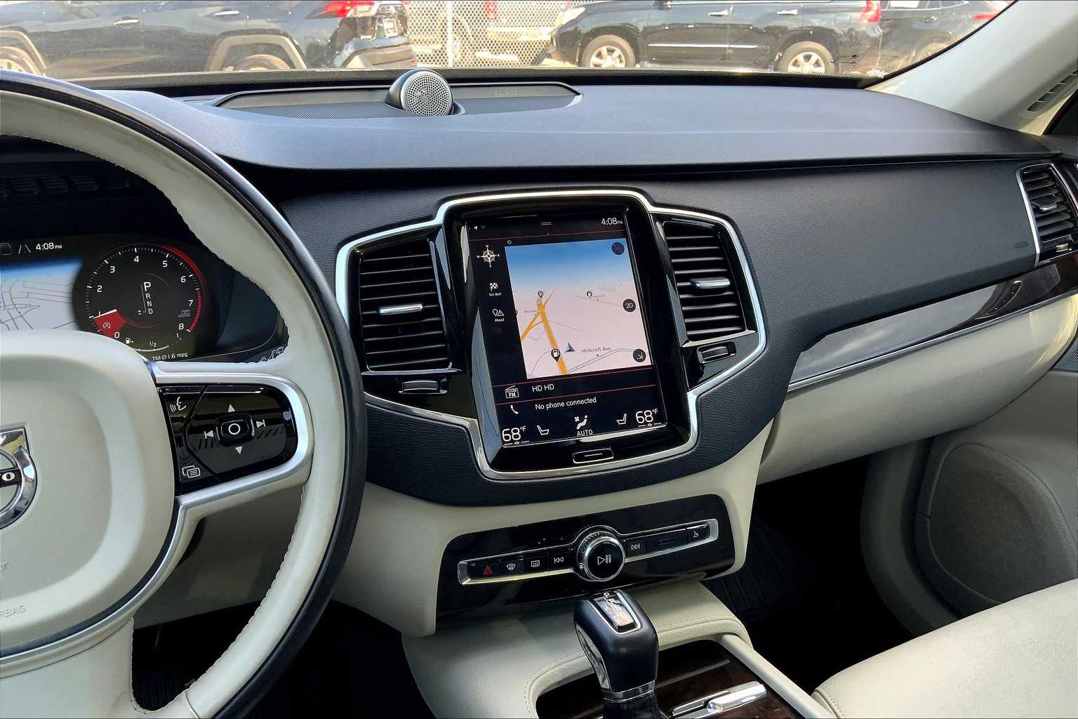2017 Volvo XC90 Momentum photo 6