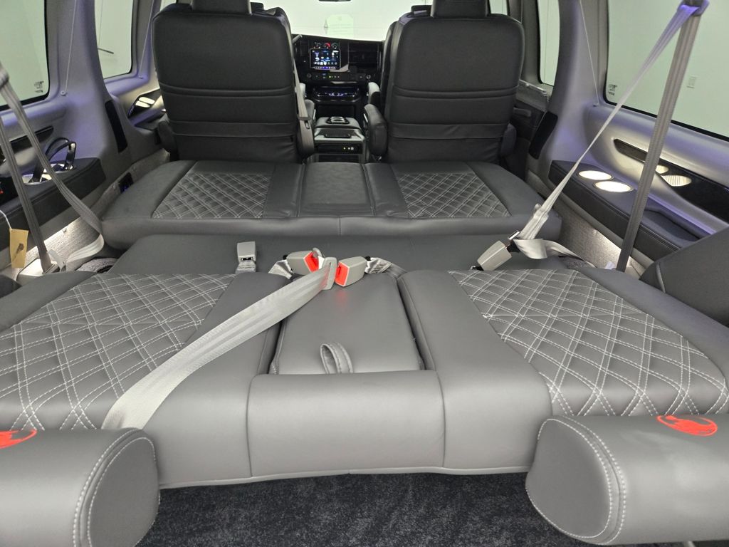 2023 Gmc Savana 2500 Cargo photo 6