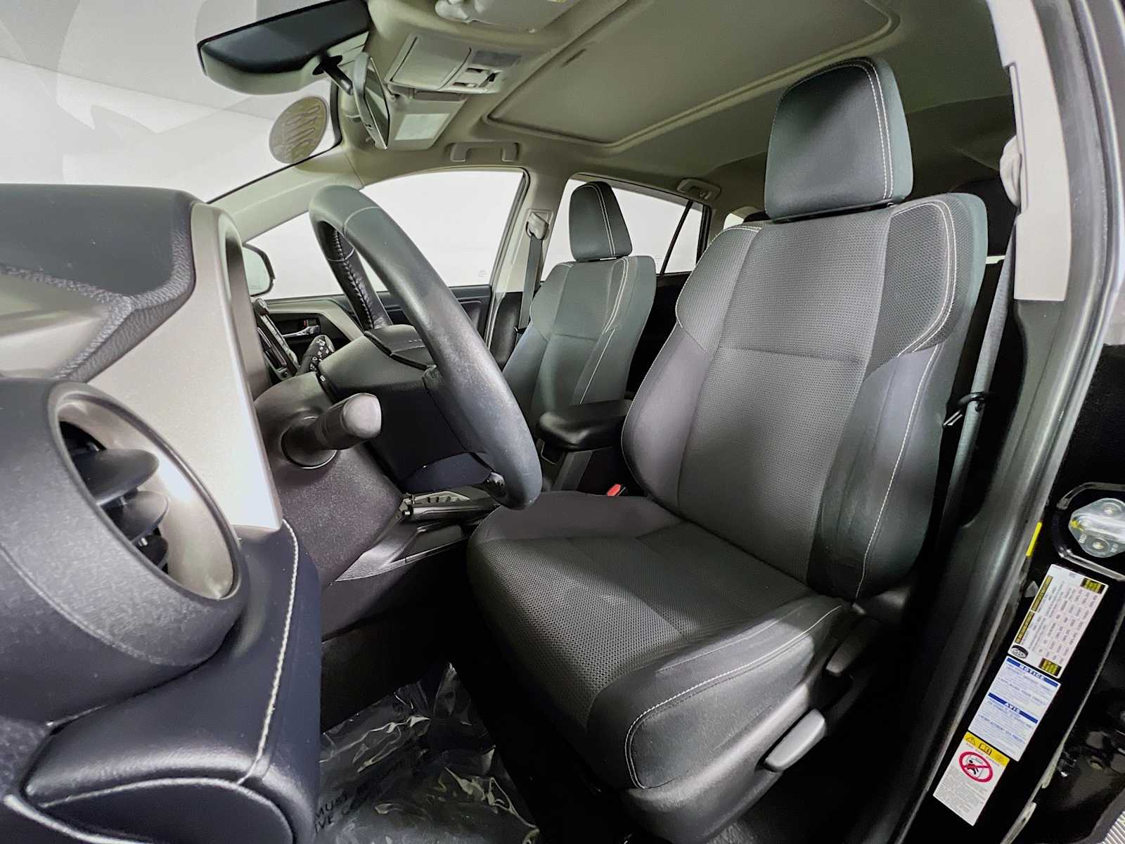 2018 Toyota RAV4 XLE photo 17