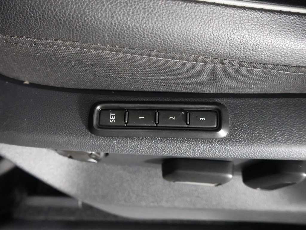 2020 Volkswagen Tiguan SEL Premium R-Line photo 33